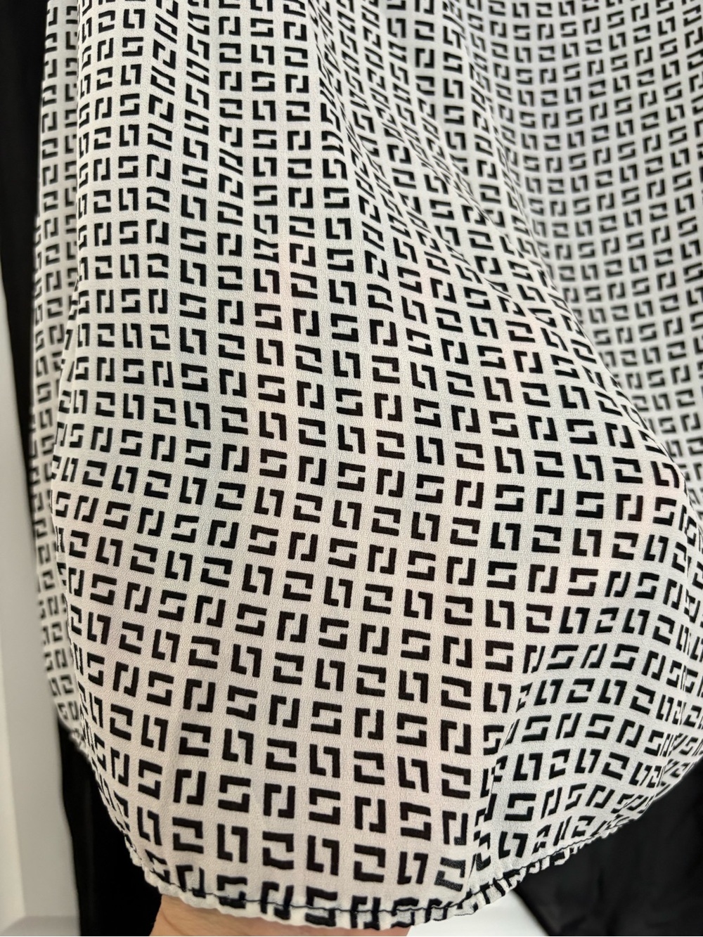 Torrid - Geometric Sheer Waterfall Top - Picture 3 of 4